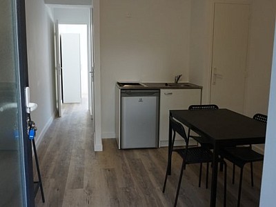 STUDIO A LOUER - VILLEURBANNE - 27.9 m2 - 684�&euro; charges comprises par mois