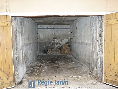 GARAGE A LOUER - LYON 6EME ARRONDISSEMENT - 103 &euro; charges comprises par mois