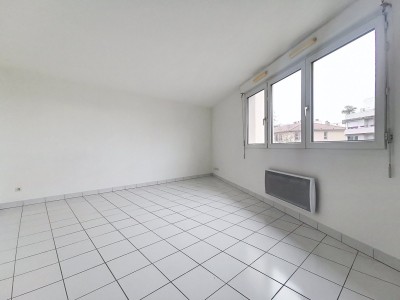 STUDIO A VENDRE - LYON 8EME ARRONDISSEMENT - 34 m2 - 143000€