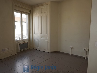 APPARTEMENT T2 A LOUER - LYON 8EME ARRONDISSEMENT - 39 m2 - 649€ charges comprises par mois