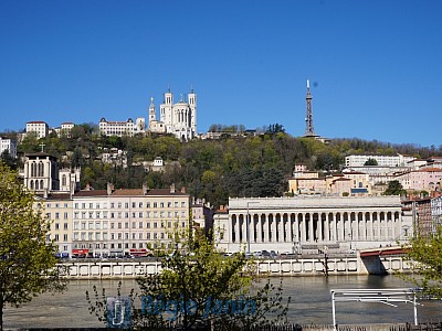 APPARTEMENT T3 A LOUER - LYON 2EME ARRONDISSEMENT - 114 m2 - 2259€ charges comprises par mois