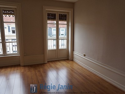 APPARTEMENT T2 A LOUER - LYON 7EME ARRONDISSEMENT - 62 m2 - 1050€ charges comprises par mois