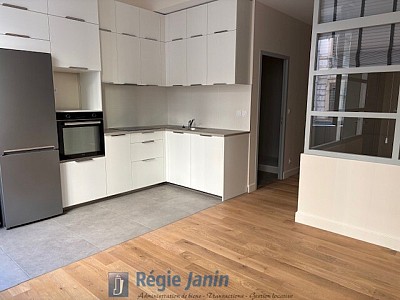 APPARTEMENT T2 A LOUER - LYON 6EME ARRONDISSEMENT - 53 m2 - 973€ charges comprises par mois