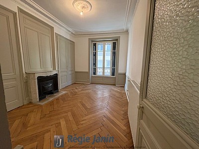 APPARTEMENT T3 A LOUER - LYON 6EME ARRONDISSEMENT - 86 m2 - 1250€ charges comprises par mois