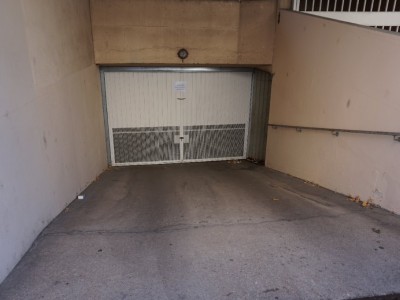 GARAGE A LOUER - LYON 7EME ARRONDISSEMENT - 122�&euro; charges comprises par mois