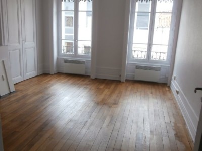 APPARTEMENT T2 A LOUER - LYON 7EME ARRONDISSEMENT - 54.79 m2 - 898�&euro; charges comprises par mois