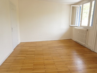 APPARTEMENT T3 A LOUER - LYON 7EME ARRONDISSEMENT - 77.53 m2 - 1 050 &euro; charges comprises par mois