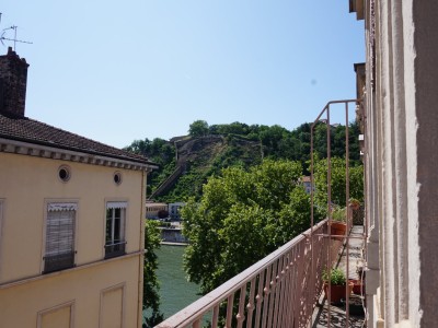 APPARTEMENT T5 A LOUER - LYON 2EME ARRONDISSEMENT - 156 m2 - 1 982 &euro; charges comprises par mois