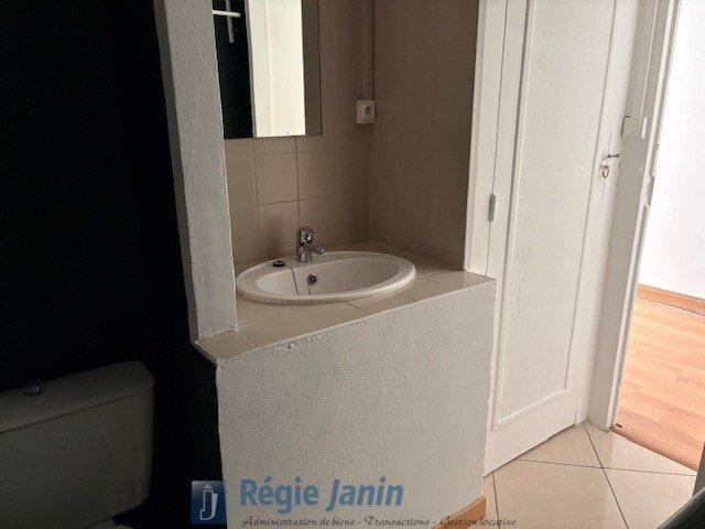 APPARTEMENT T2 A LOUER - LYON 3EME ARRONDISSEMENT - 36 m2 - 813 € charges comprises par mois